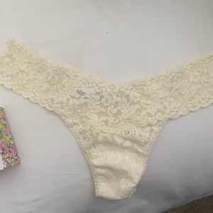 Brand new HANKY PANKY beige lace underwear thong NEVER WORN